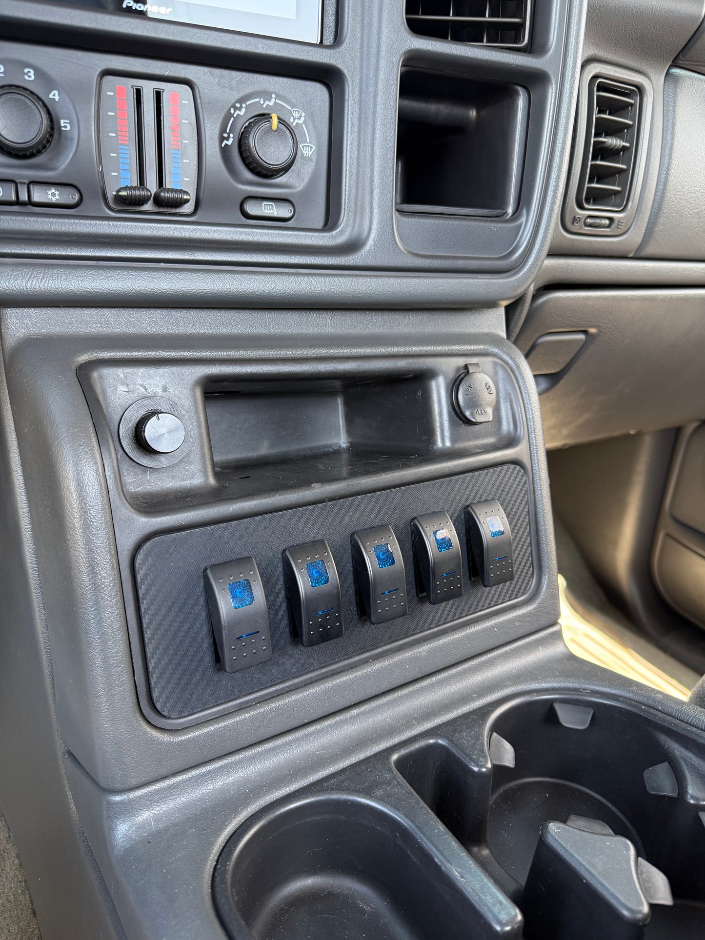 03-07 Center Console Switch Panel