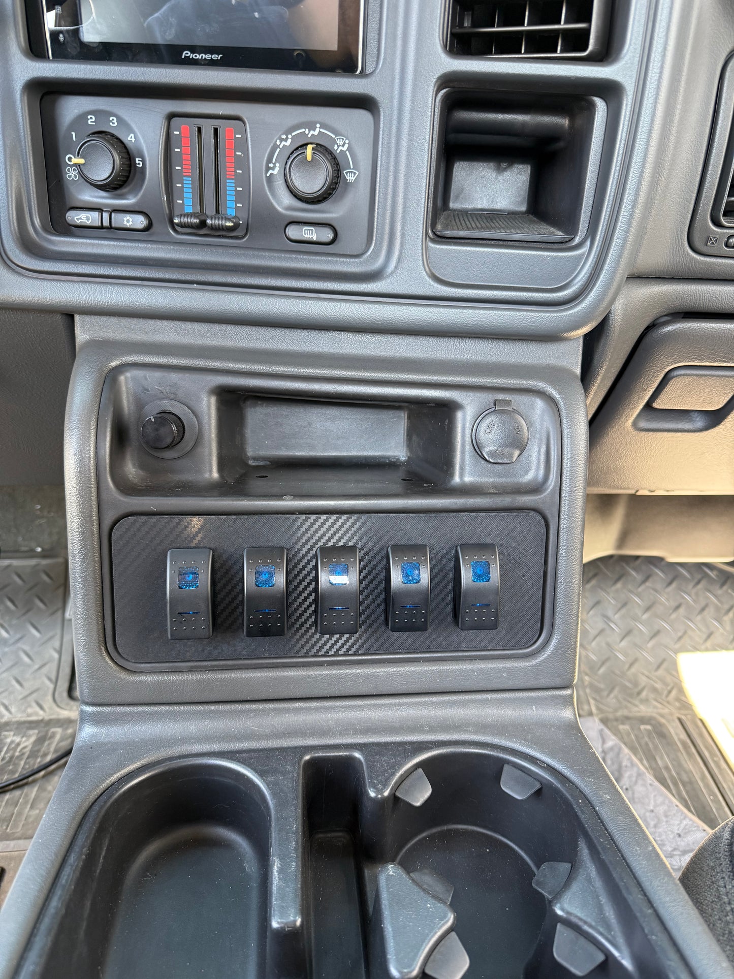 03-07 Center Console Switch Panel